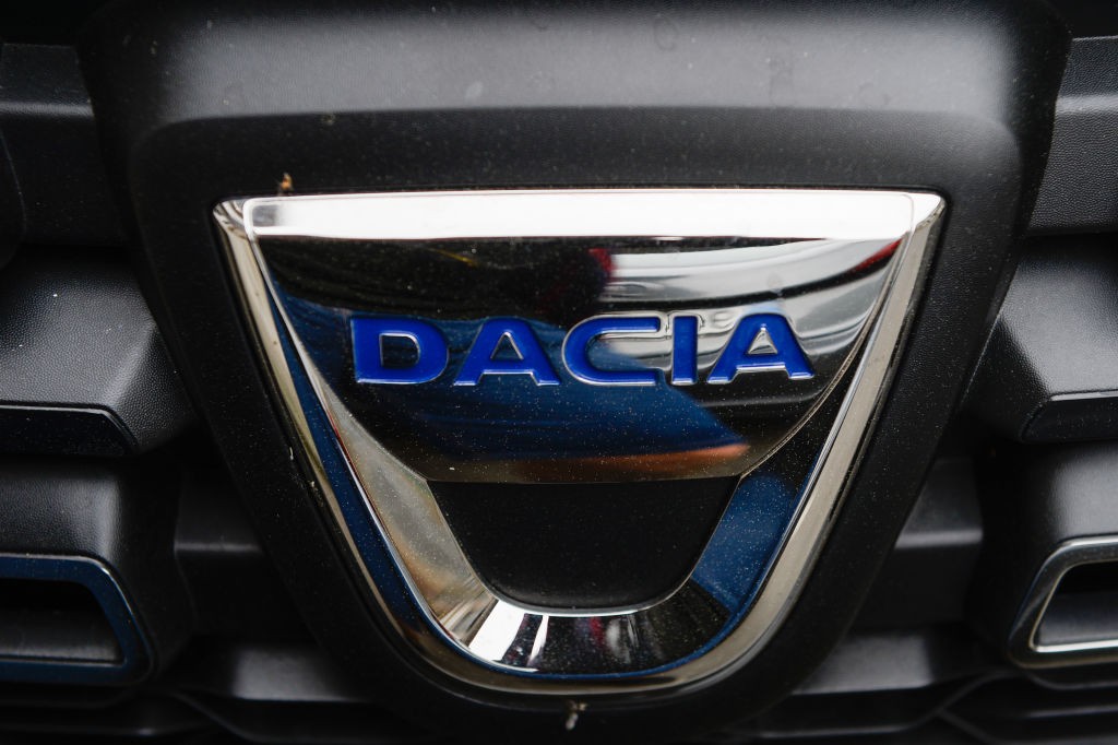 Dacia – od brzydkiego kaczątka do ulubieńca Polaków. Czym zachwyca?