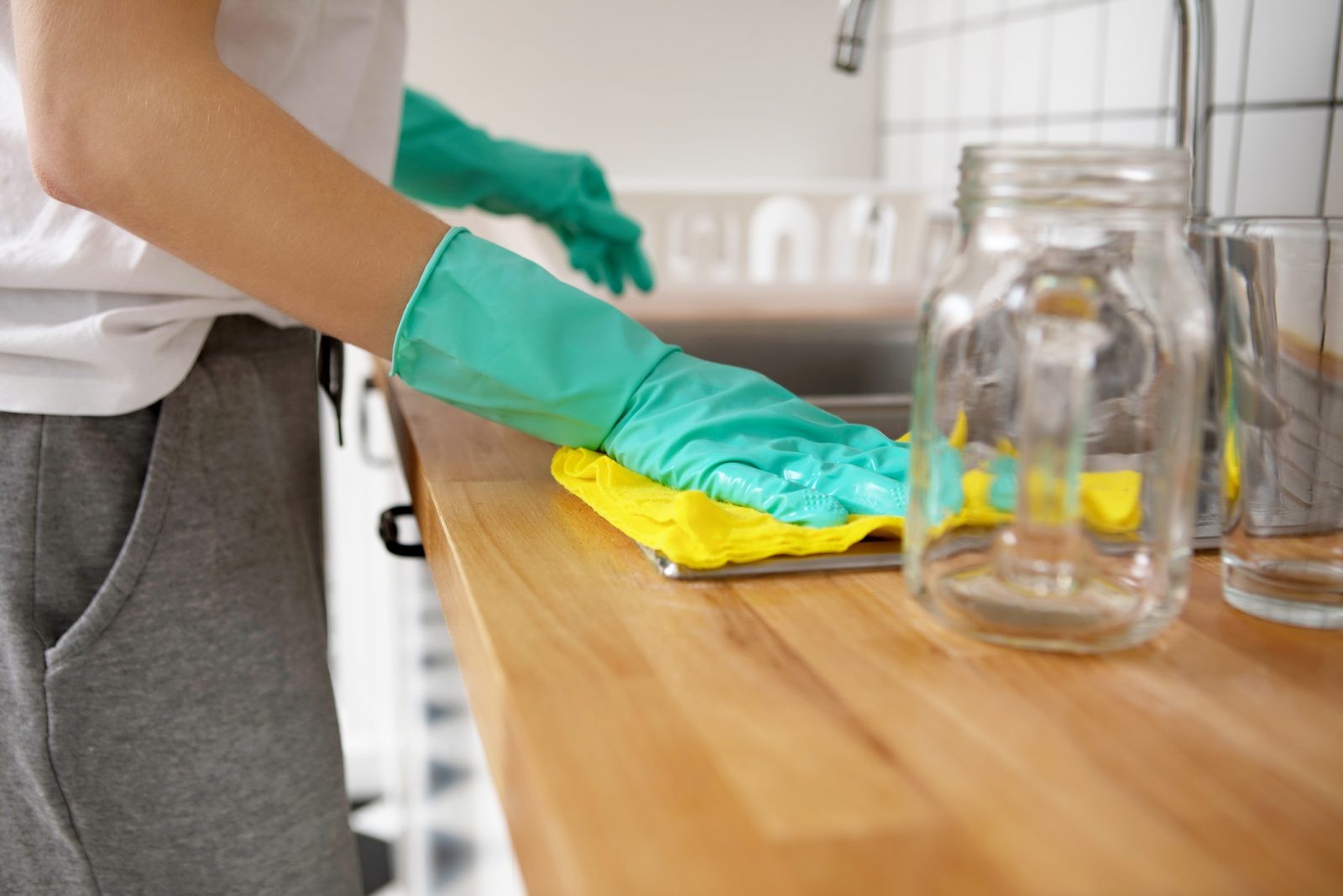 Jak skutecznie sprzątać? Domowe porządki z naukowego punktu widzenia