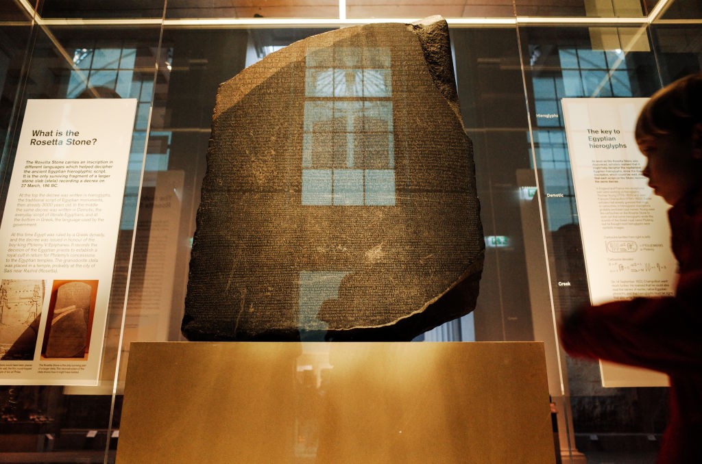 Jakie tajemnice skrywał kamień z Rosetty? Historia najważniejszego archeologicznego odkrycia