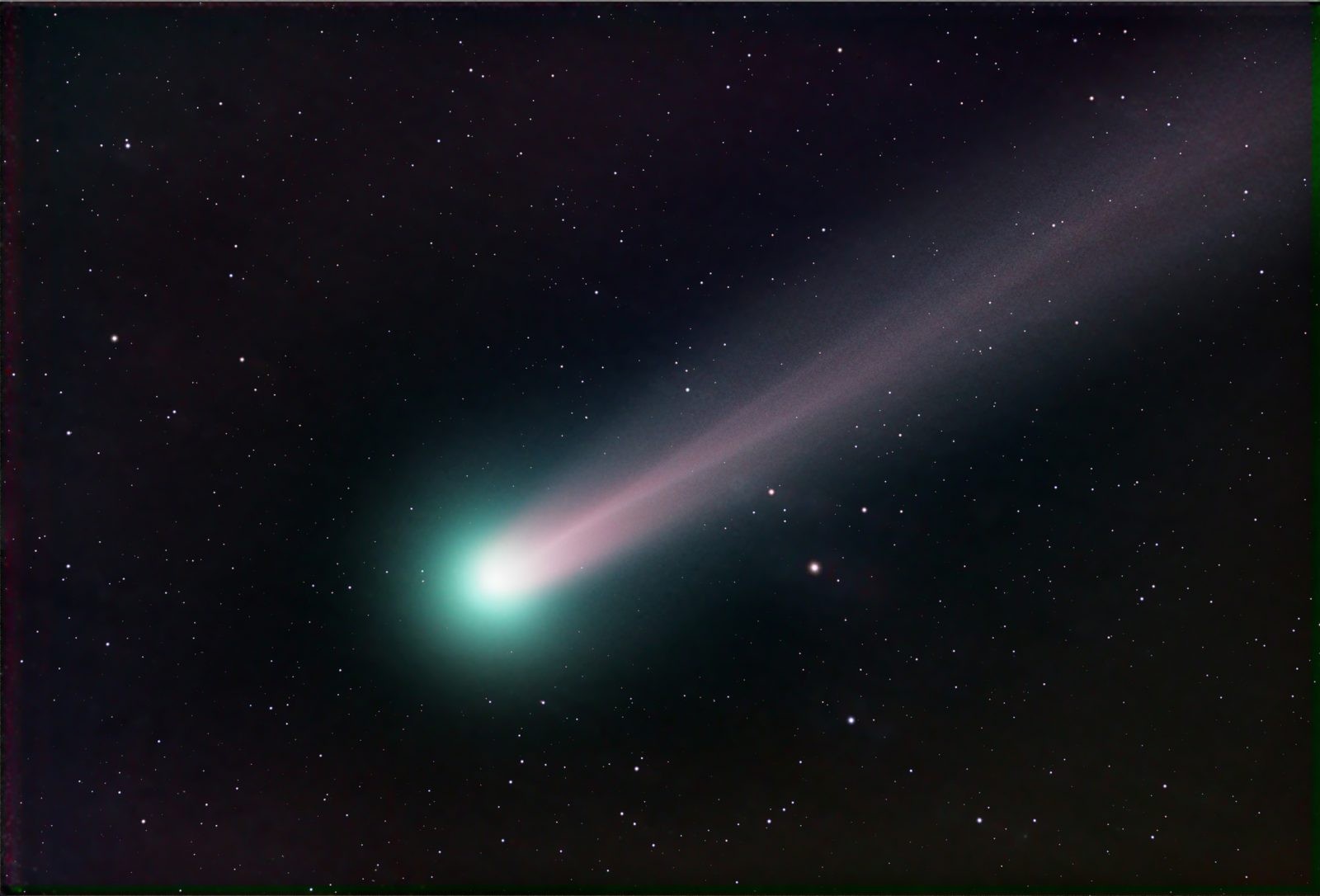 Kometa z rekordowo długim ogonem. Ciągnął się przez ponad miliard kilometrów