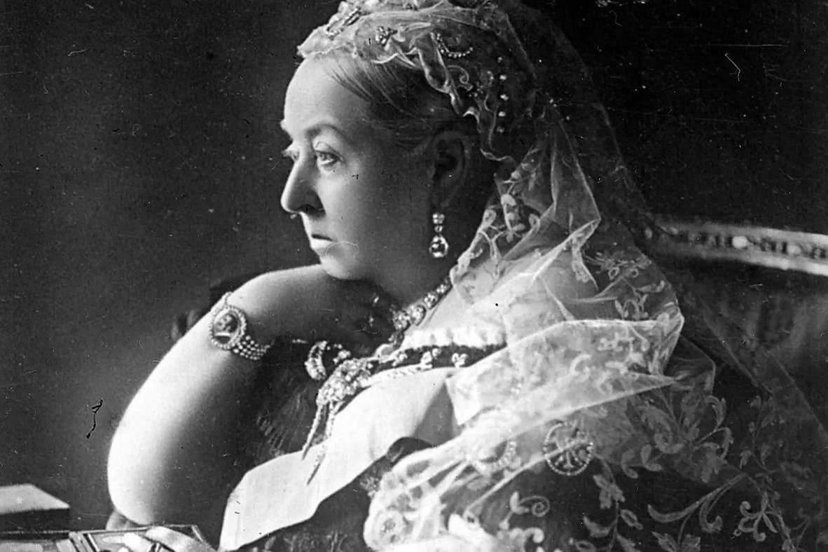 Królowa Wiktoria Hanowerska. Życie kobiety, która panowała przez 63 lata