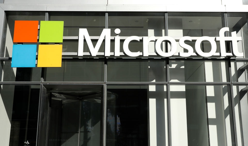 Microsoft zastąpi dziennikarzy robotami. Sztuczna inteligencja będzie selekcjonować treści