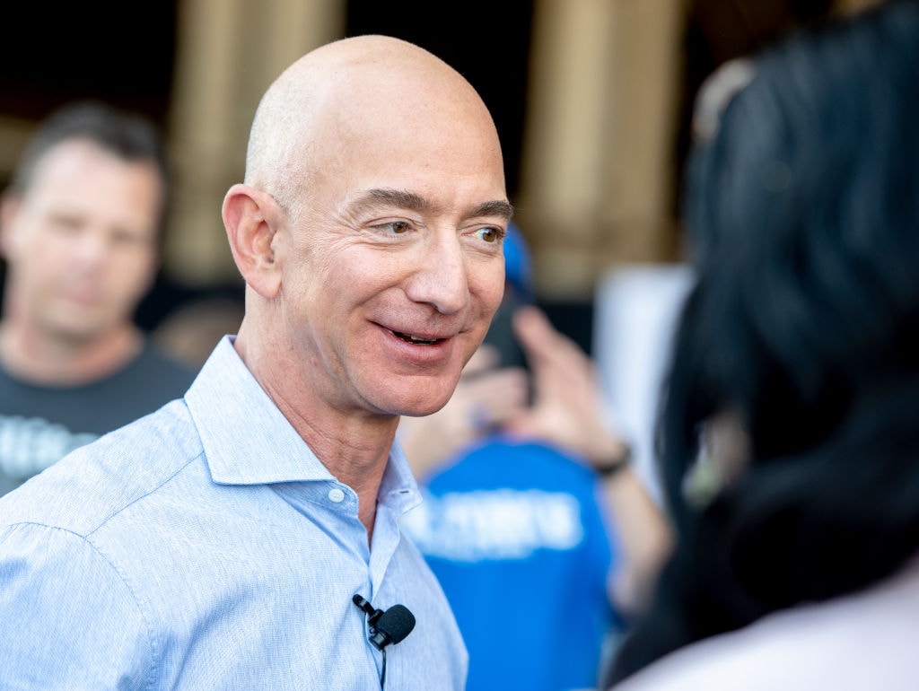 Jeff Bezos – najbogatszy człowiek świata. Jak zaczynał i jak zdobył swój majątek?