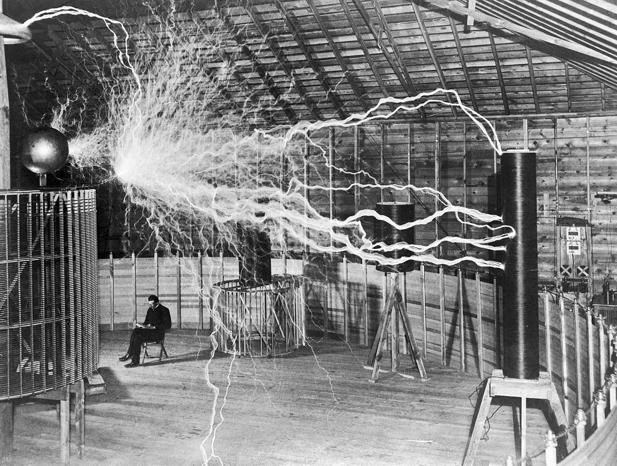 Nikola Tesla – przez lata zapomniany. Geniusz, którego wynalazki zmieniły świat