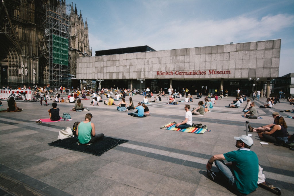 Epidemia w Niemczech przybiera na sile. W kilka dni po złagodzeniu regulacji