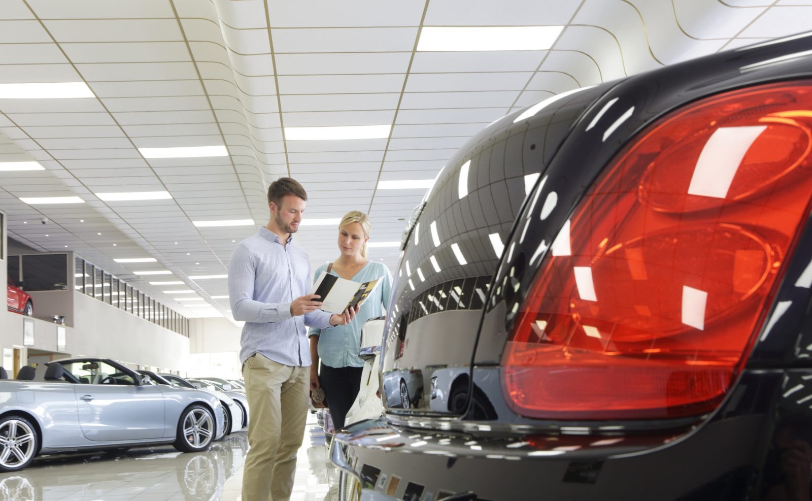 Samochód nowy czy używany? Odpowiadamy na najważniejsze pytania