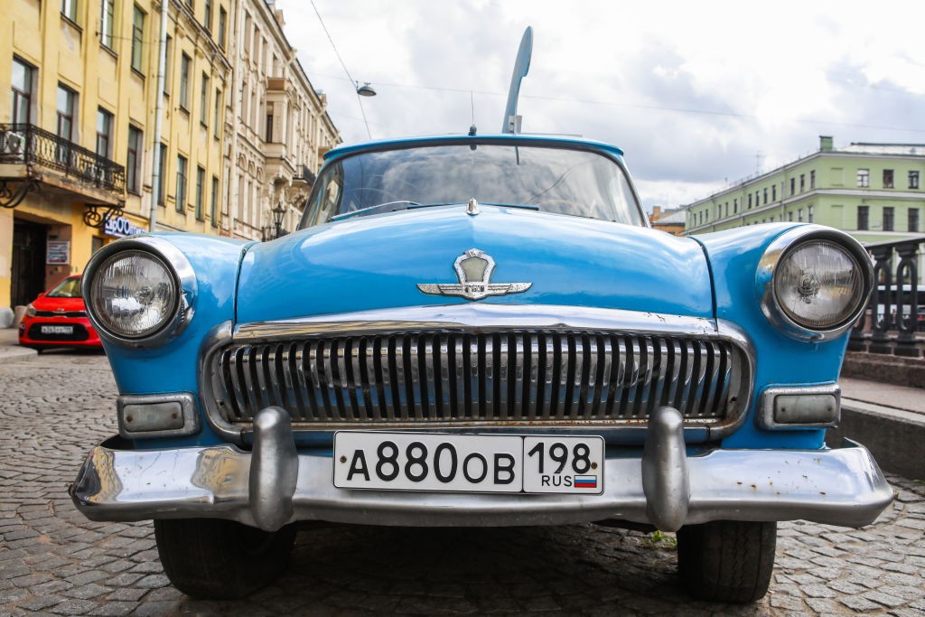 Samochody radzieckie: czym jeździły władze PRL?