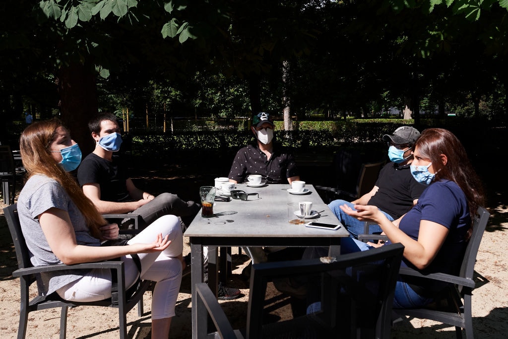 Hiszpanie wykonali najwięcej testów na koronawirusa. Efekt? Opcja “stadnej odporności” nie działa