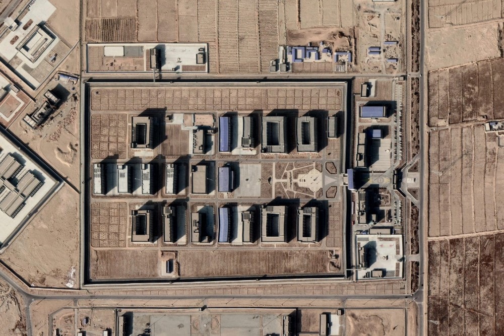 Chiny wciąż rozbudowują obozy internowania dla mniejszości. Ujawniły to zdjęcia satelitarne