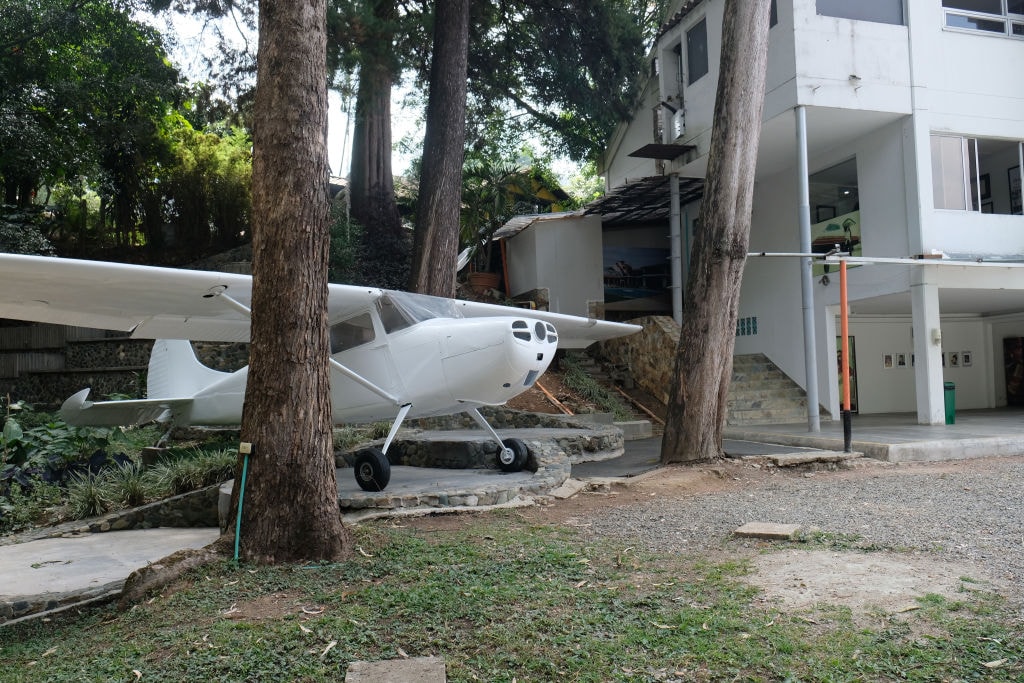 18 mln dolarów ukryte w ścianie willi Escobara. Znalazł je jego bratanek