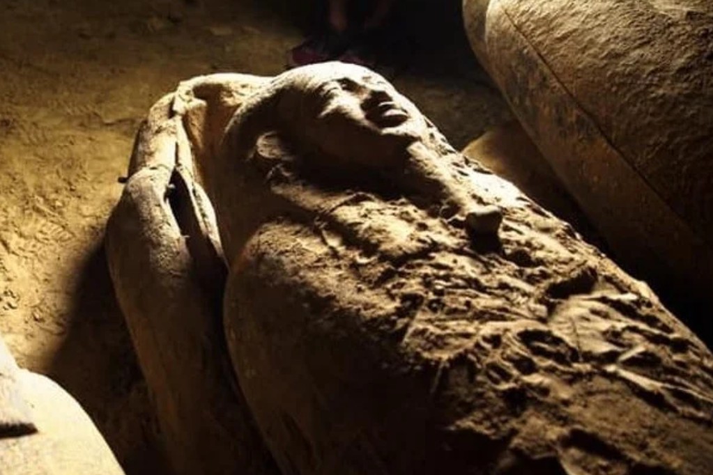 W Egipcie odkryto 13 starożytnych trumien. Pozostały nienaruszone przez 2500 lat
