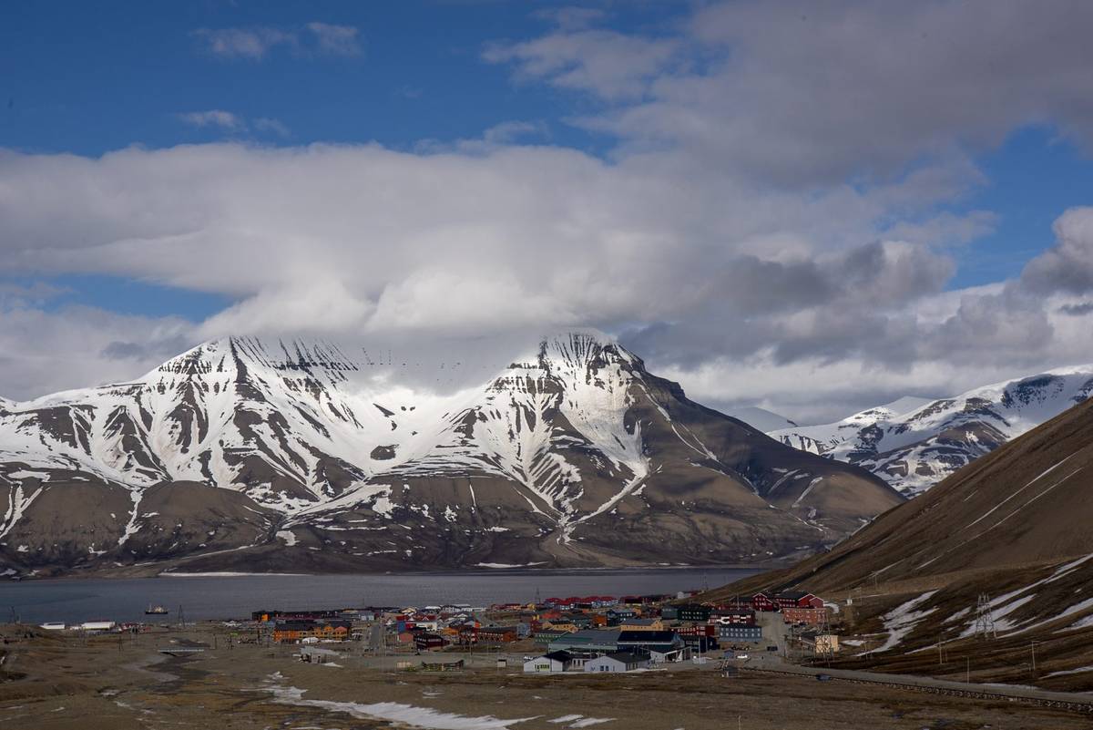 Rekordowe ciepło na archipelagu Svalbard. Tam ludzkość trzyma zapasy na wypadek apokalipsy