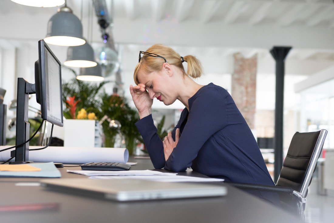 Przez pandemię pracujemy więcej i dłużej. Już 30-latkowie skarżą się na wypalenie zawodowe