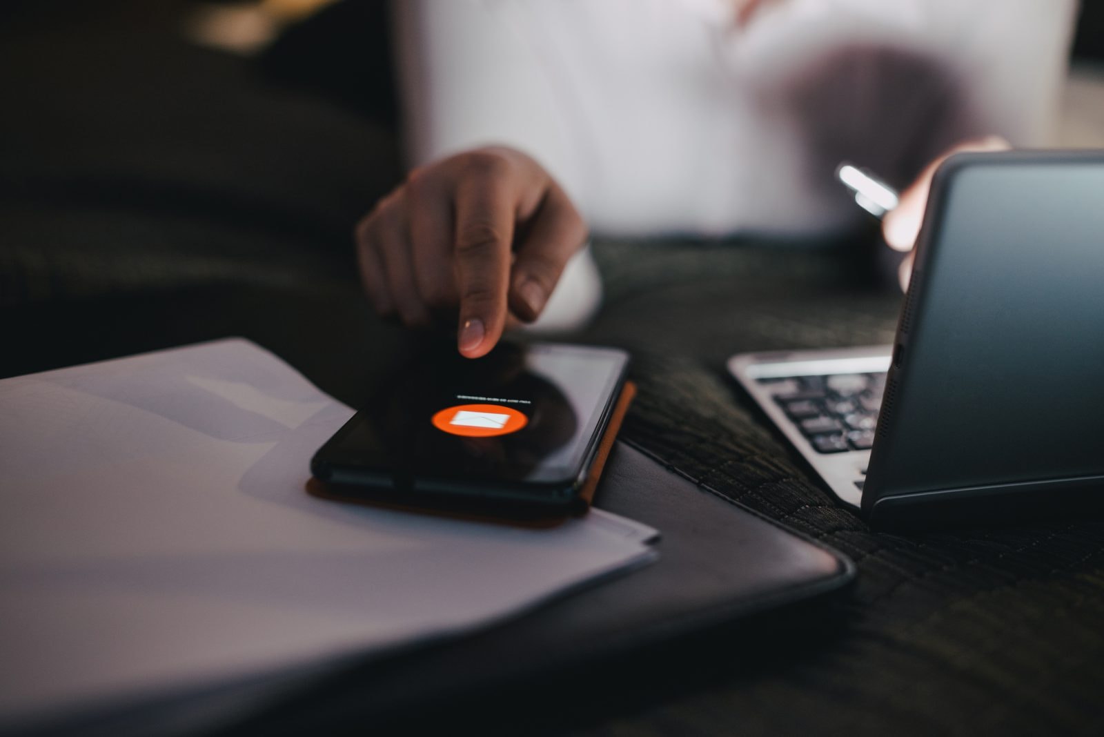 FinCEN: złoto w naszych komórkach może pochodzić od handlarzy narkotyków