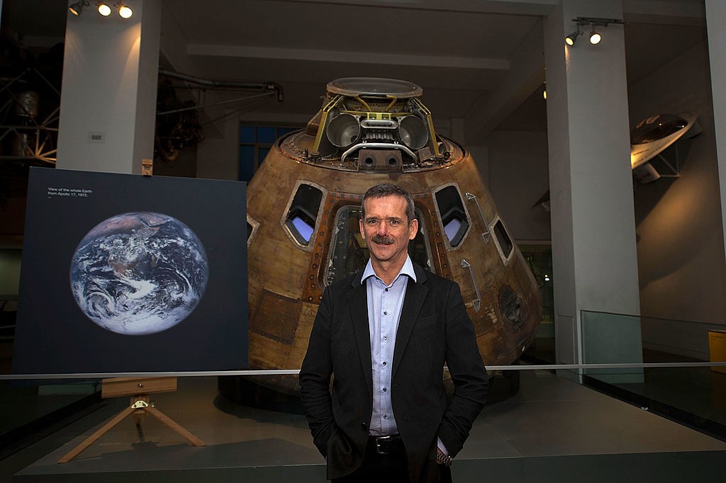 Chris Hadfield: człowiek, który pokazał nam, jak wygląda życie w kosmosie. Jego filmy na YT biją rekordy