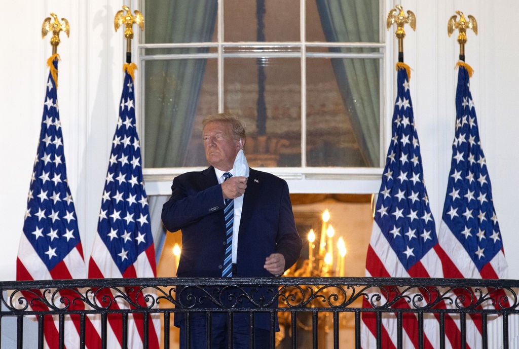 Trump z COVID-19 spędził w szpitalu tylko 72h. Dzięki eksperymentalnej terapii