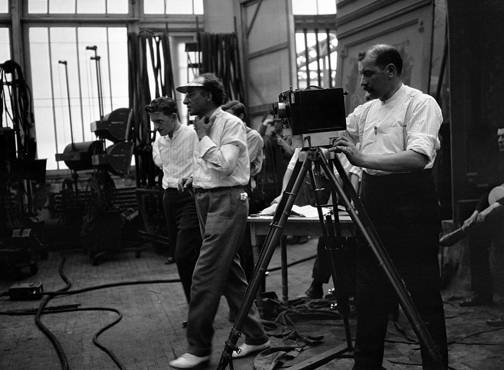 Historia filmu w pigułce. Jak i kiedy powstały pierwsze filmy?