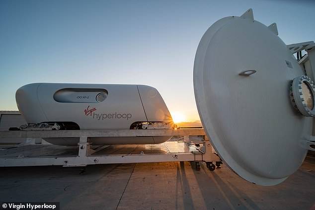 Pierwsza podróż Hyperloop za nami. Kolej przyszłości ma osiągać prędkość 1000 km/h
