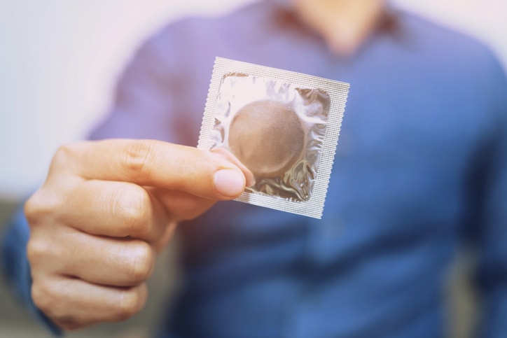 Prezerwatywy w aptece już nie kupisz? Aptekarze dementują, ryzyko nadużyć pozostaje