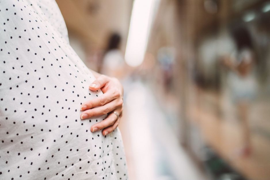 Niderlandy: przymusowa antykoncepcja dla kobiet „niezdolnych do opieki nad dzieckiem”. Projekt w parlamencie