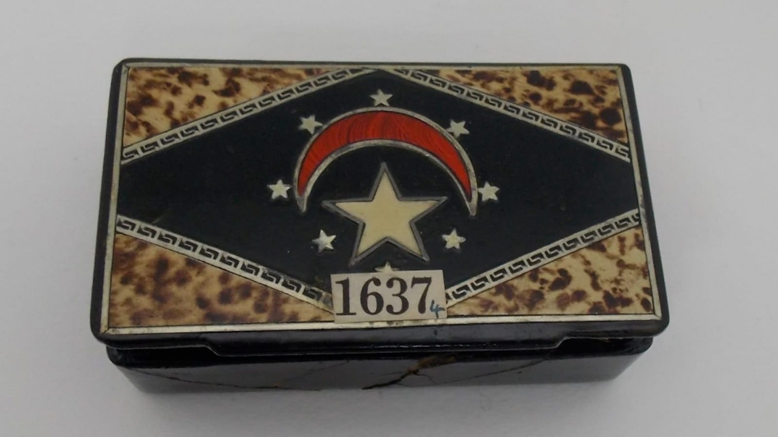 Liczący 5000 lat relikt z Piramidy Cheopsa znaleziony w pudełku po cygarach