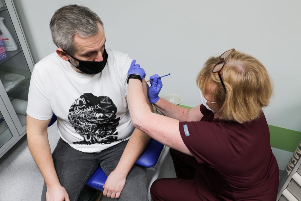 Jest mapa punktów szczepień na koronawirusa w Polsce. I fala krytyki: “Gorzej niż w PRL”