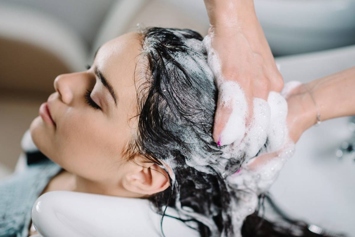 Jak często myć włosy – z naukowego punktu widzenia?