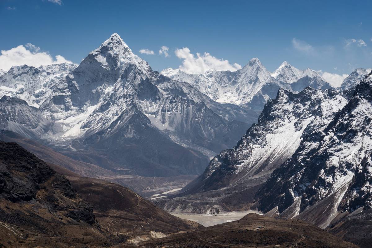 Mount Everest „urósł” o kilkadziesiąt centymetrów. Nepal i Chiny podały nowe wyliczenia