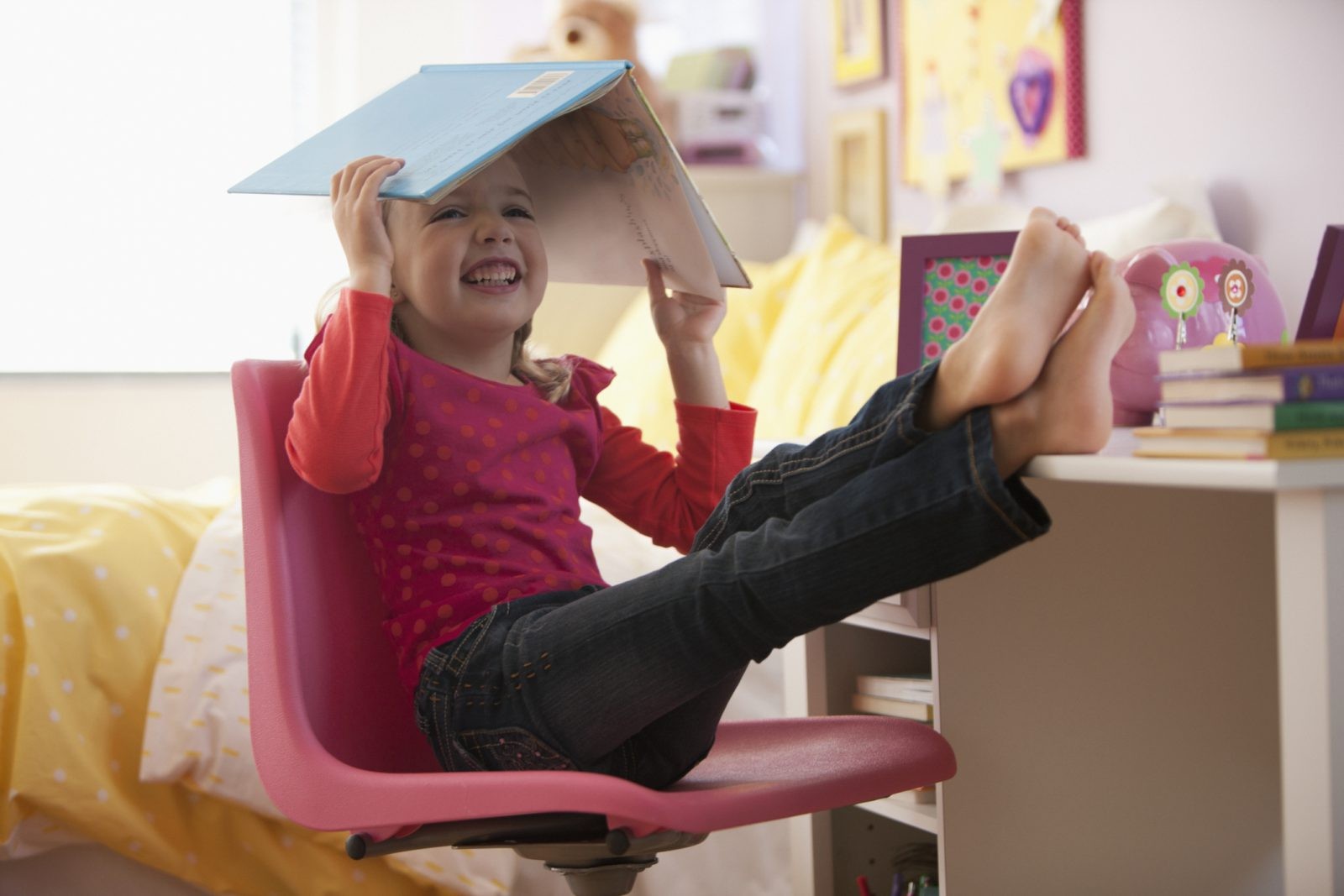 Czy praca domowa rzeczywiście służy dzieciom? Naukowcy to sprawdzili