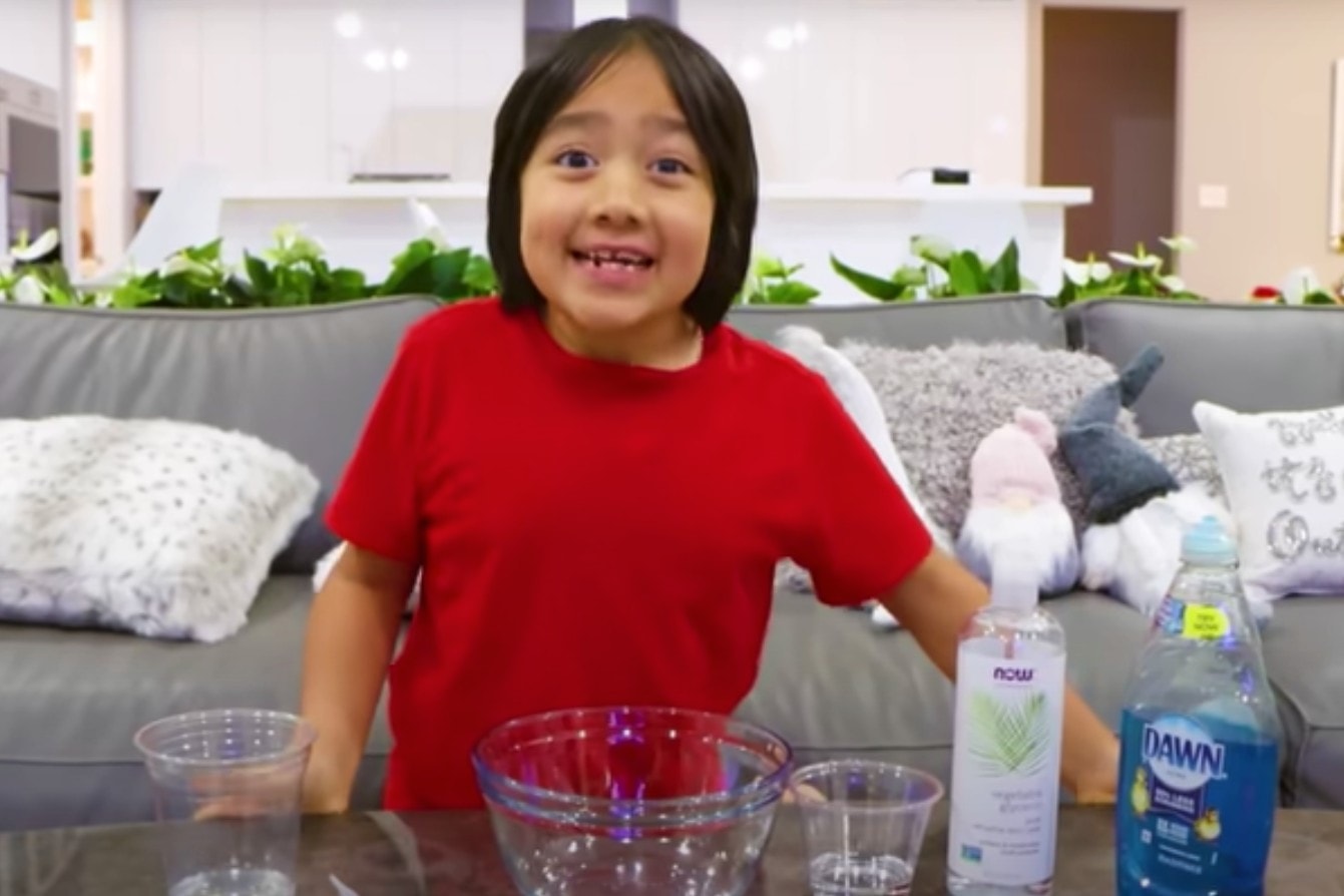 TOP 10 najlepiej zarabiających gwiazd YouTube’a. Na pierwszym – 9-latek z Teksasu