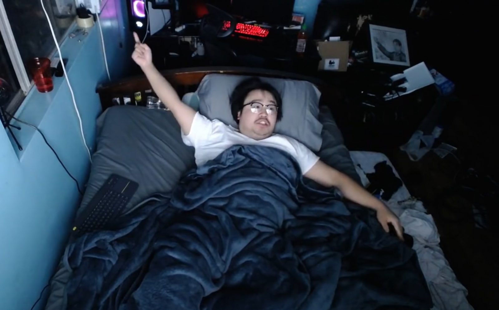 Zarabiają na tym, że inni nie dają im spać. Nocne streamy rosną na popularności