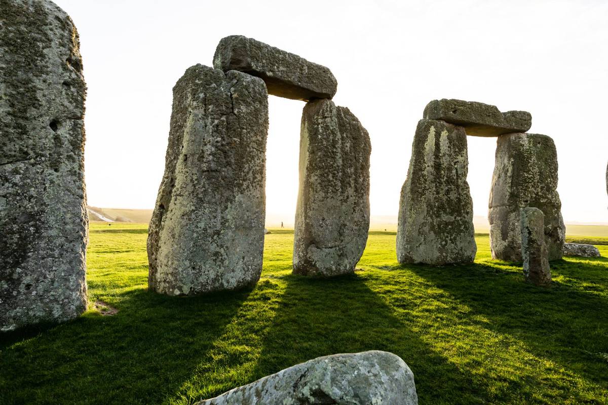 Stonehenge początkowo znajdowało się gdzie indziej.  Część kamieni przeniesiono