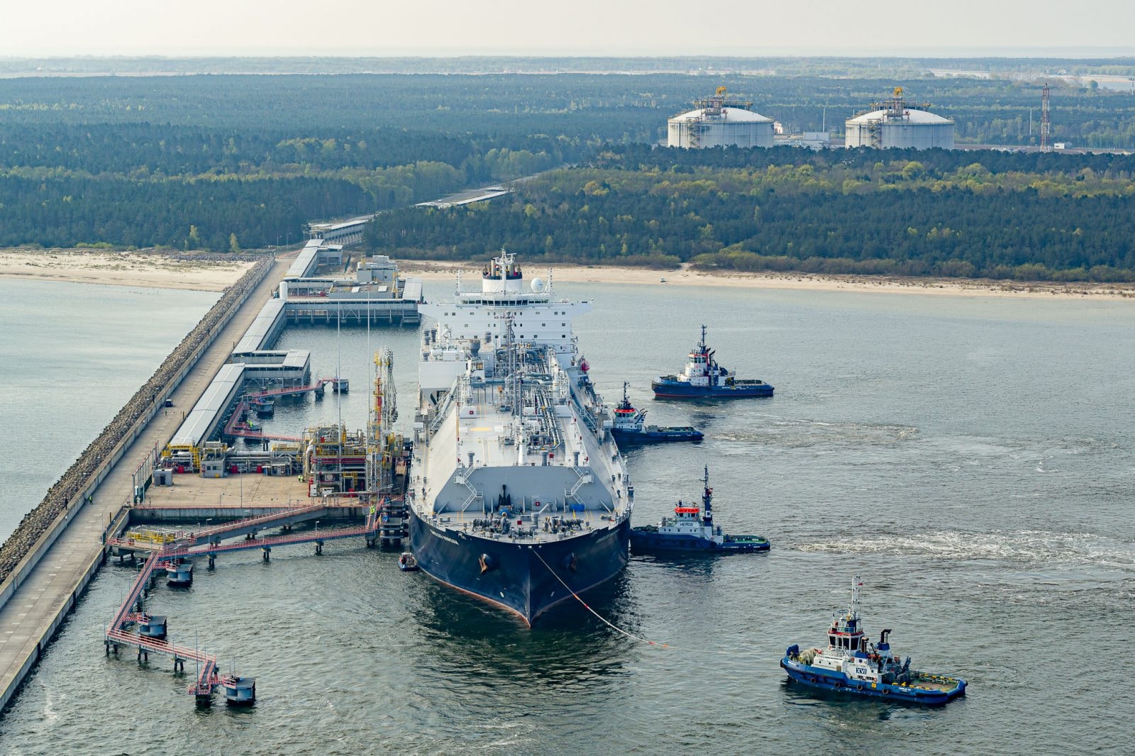 Silniki dual-fuel i „termosy” utrzymujące temperaturę -160°C. Poznaj gazowce, które będą pływać dla PGNiG