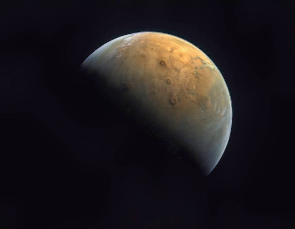 Sonda Hope przesłała pierwsze zdjęcia Marsa. “Przełomowy moment”