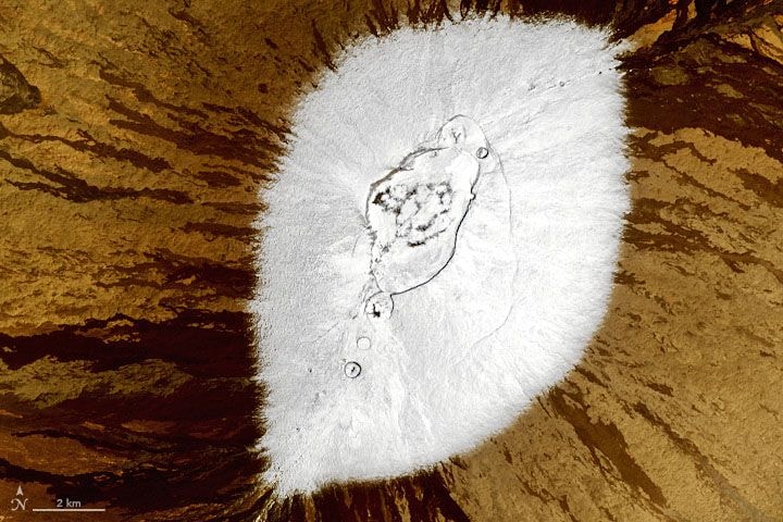 Hawajski wulkan pod śniegiem. NASA: drugie największe opady od początku pomiarów