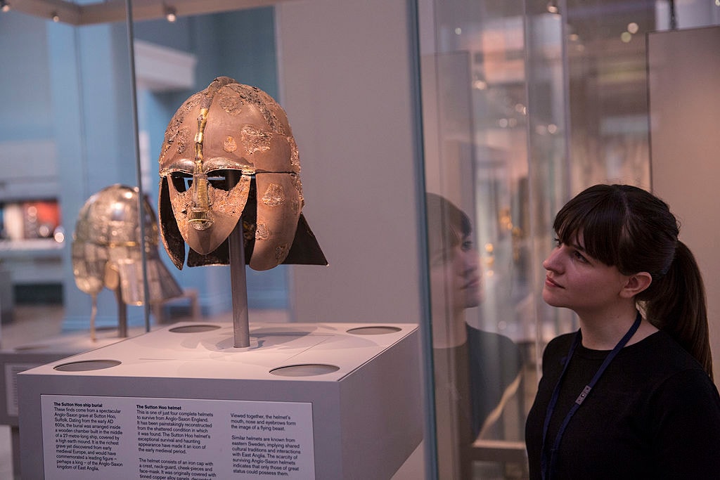 Kto został pochowany w Sutton Hoo? Nowe wskazówki pomocne do rozwikłania wielkiej archeologicznej zagadki