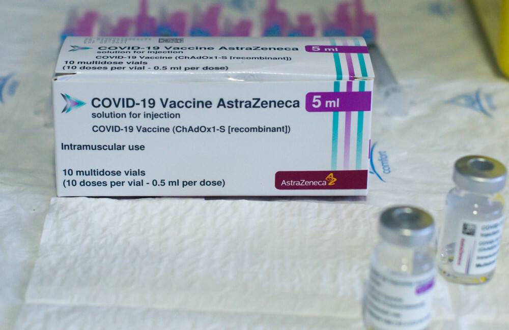 Niemcy wstrzymują szczepienia preparatem Astra Zeneca. Obawy udzielają się też Polakom