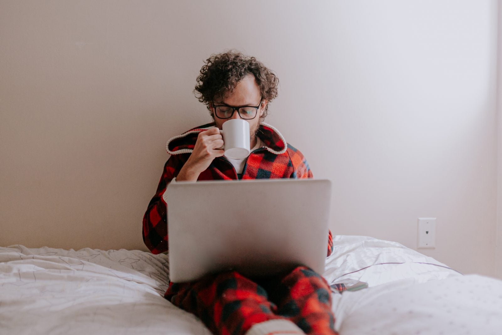 Pijesz dużo kawy? Twój mózg działa inaczej