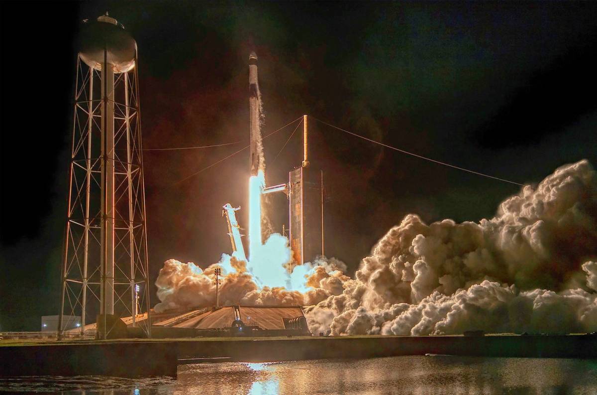 SpaceX zabrał czterech kosmonautów w kosmos. To pierwsza misja, w której użyto “odświeżony” statek