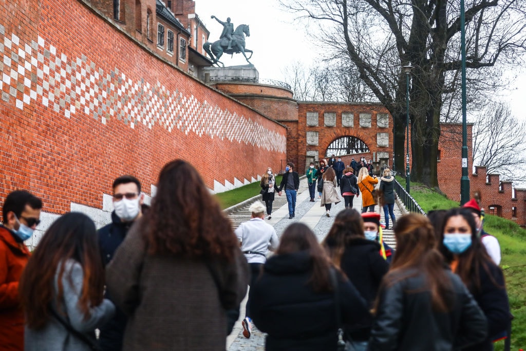 Polska wyludnia się w rekordowym tempie. W ciągu roku zmarło pół miliona ludzi