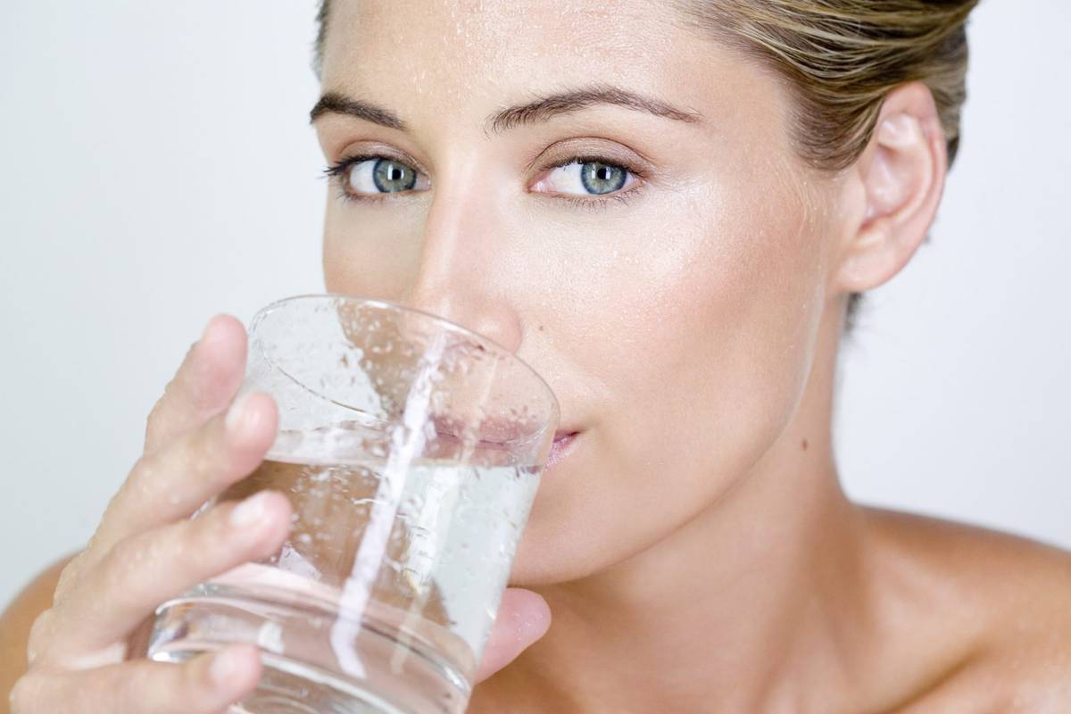 Woda jest kluczowa dla odpowiedniego starzenia organizmu
