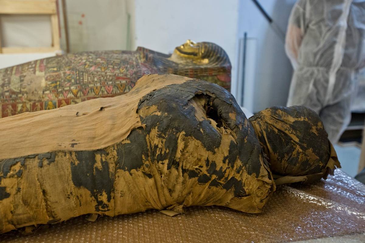 Polscy archeologowie odkryli pierwszą na świecie “ciężarną mumię”. Przeleżała w Warszawie 200 lat