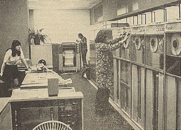 Kobiety do algorytmów! Jak polskie informatyczki zbudowały branżę IT w PRL