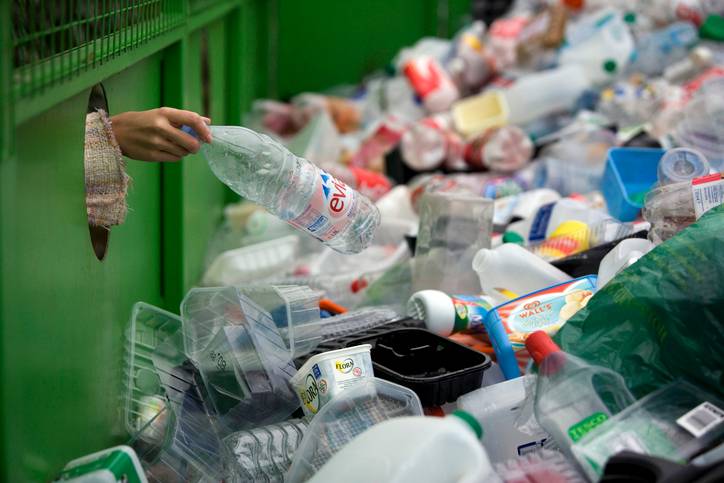 Nowy sposób na plastikowe odpady. Bakterie będą z nich robić substancję pachnącą wanilią