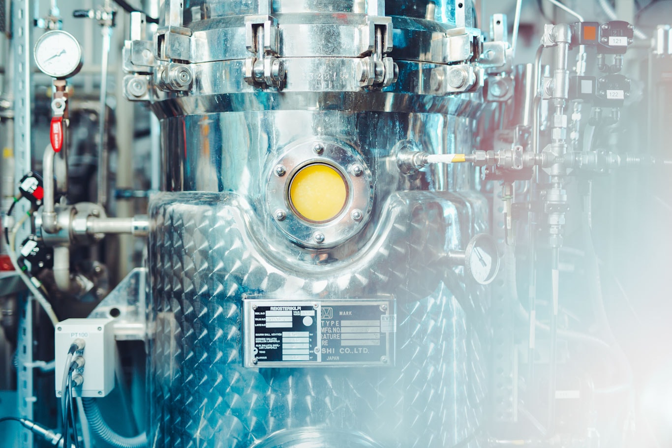 Zwierzęta mogą jeść paszę z bakterii, które z kolei żywić się będą powietrzem i elektrycznością. Rewolucja w rolnictwie?