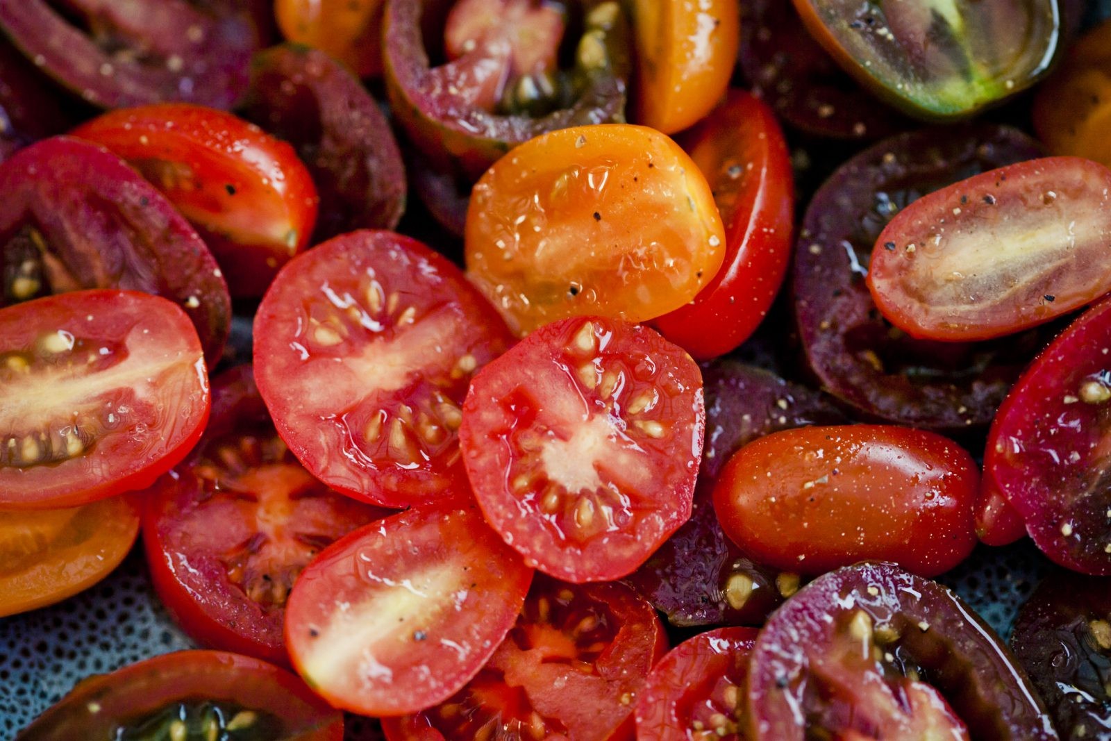 Czy kolor pomidora wpływa na jego smak? Jeśli tak, to dlaczego? Zbadali to Japończycy