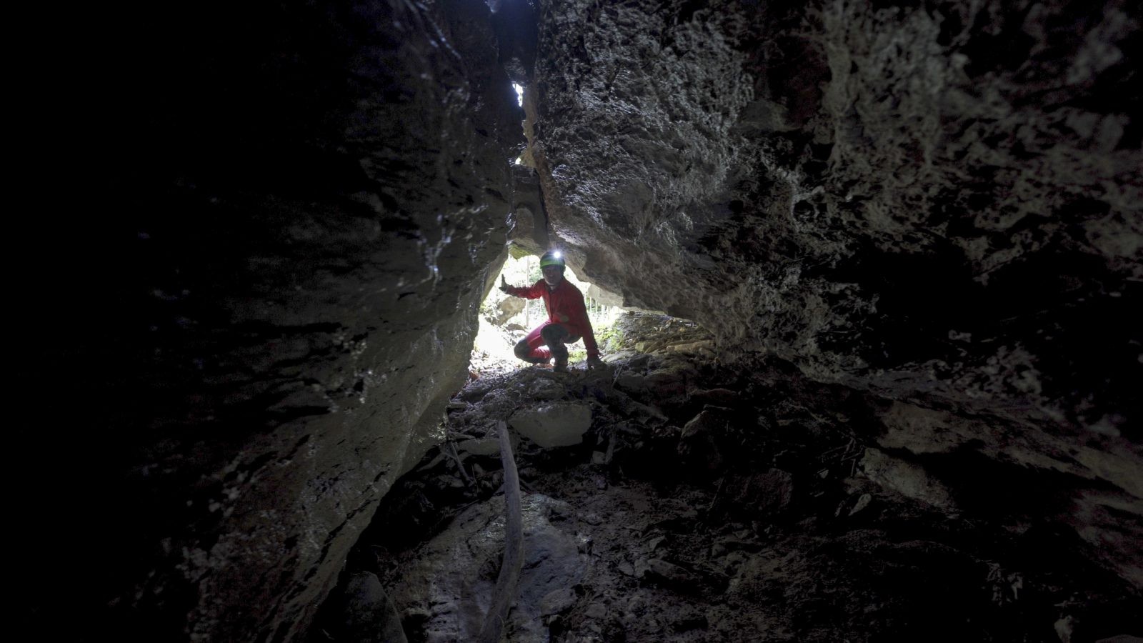 28 ludzkich szkieletów w trudno dostępnej jaskini. Zagadkowe odkrycie w Gabonie