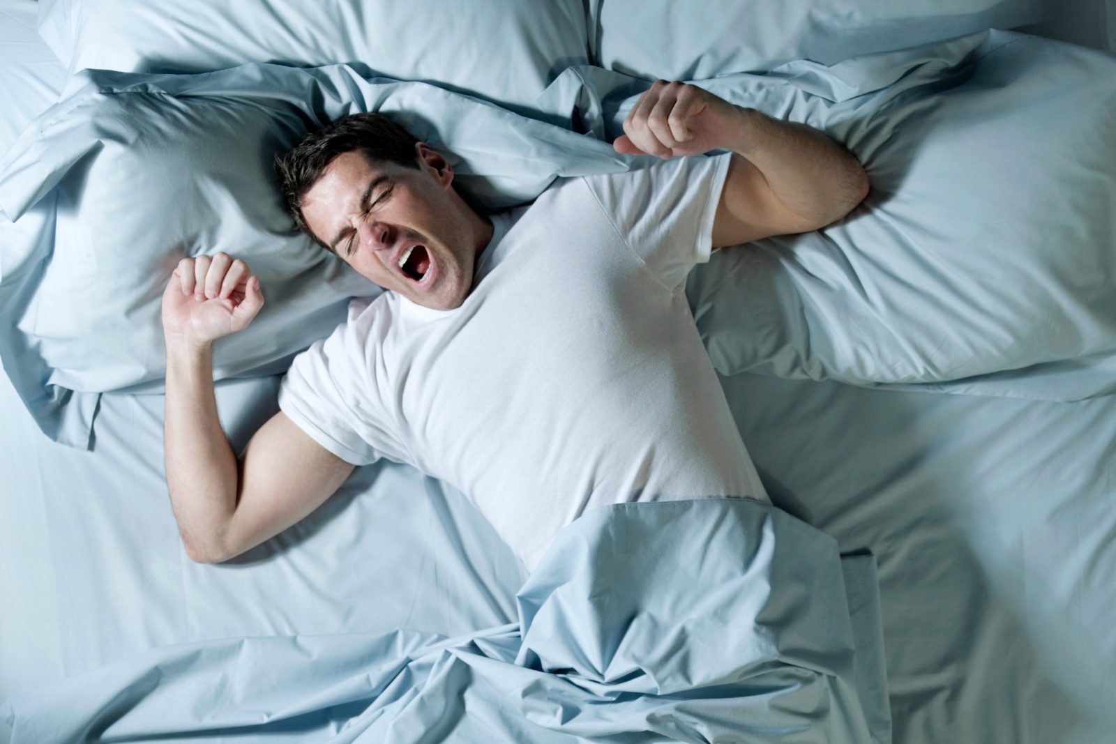 Odsypianie w weekend nie pomoże. Już jedna niedospana noc pogarsza kondycję fizyczną i psychiczną