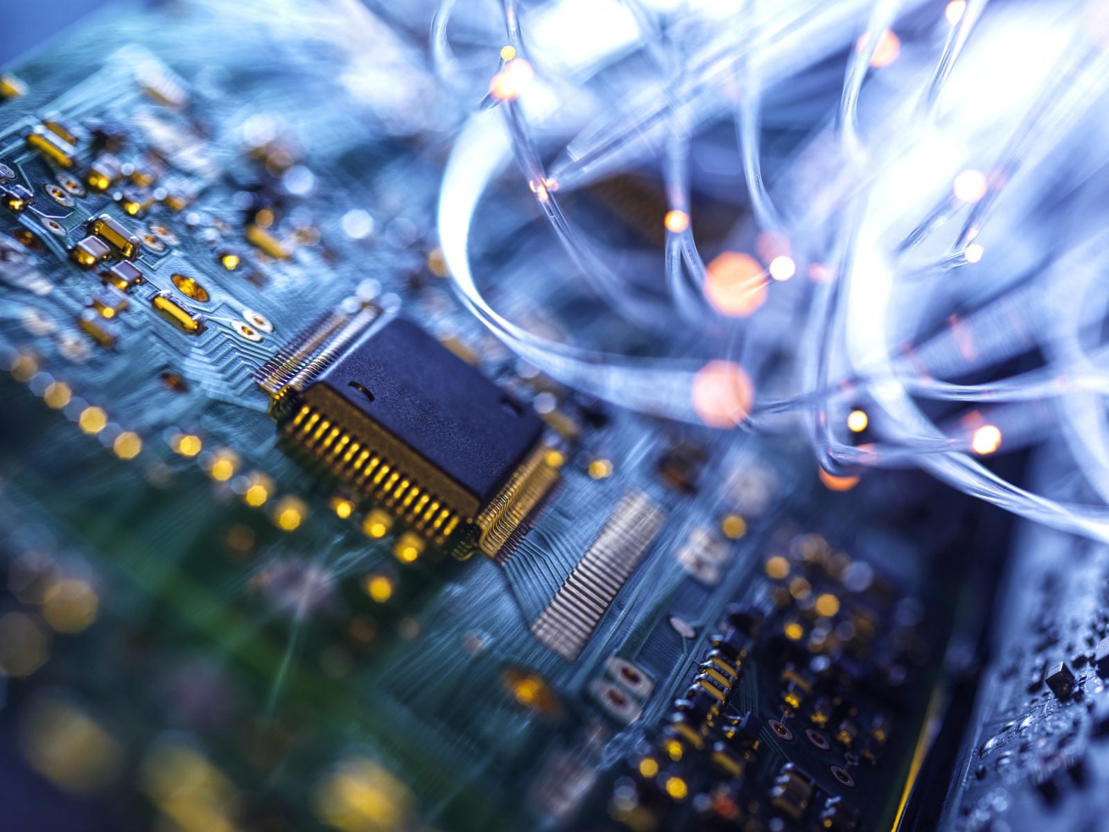 319 terabitów na sekundę. Japonia pobiła rekord świata w szybkości transmisji danych
