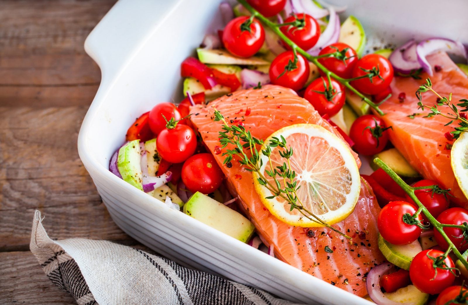 Niski poziom omega-3 jest równie szkodliwy, jak palenie papierosów. Zdrowe tłuszcze chronią przed rakiem i migreną